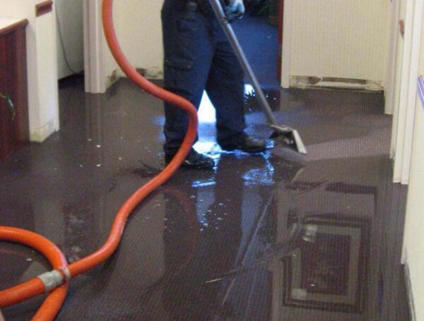 Emergency Water Extraction Services for Reading Homes Today